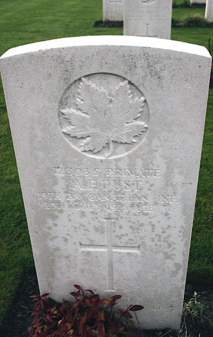 Pte Dust gravestone