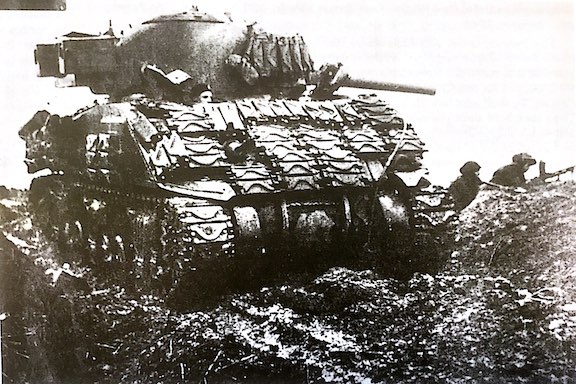 Argylls C Coy digs in with SAR tanks, Kapelsche Veer