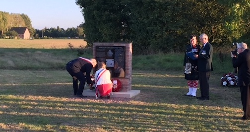 Dignitaries at Memorial