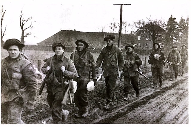 Argylls moving to Veen, 6 March 1945