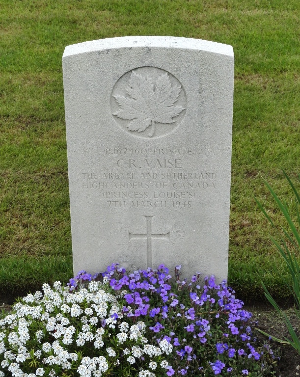 Gravestone Pte Clarence Richard Vaise.