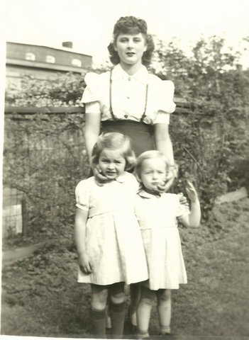 Sister Dorothy Woodward with nieces 1942